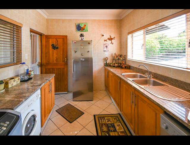4 BEDROOM TOWNHOUSE FOR SALE IN WESTVILLE